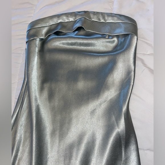 Elegant Silver Strapless Dress - Picture 3 of 7